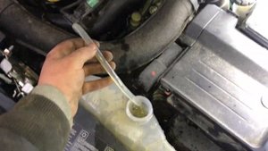 Рено Клио 3 ЗАМЕНА АНТИФРИЗА. Clio 3 1.5 dci antifreeze change. Clio 4. Kangoo 2. Kangoo 3. Lodgy..
