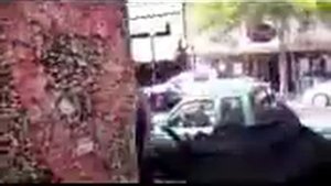 Мужик оторвал себе голову на Хэллоуин  HD