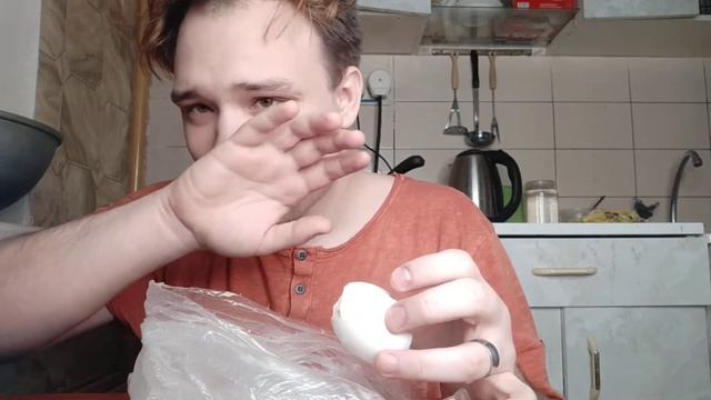 #мукбанг #просрочка #общение МУКБАНГ - ПЬЮ СЫРОЕ ЯЙЦО не для слабонервных смотреть онлайн