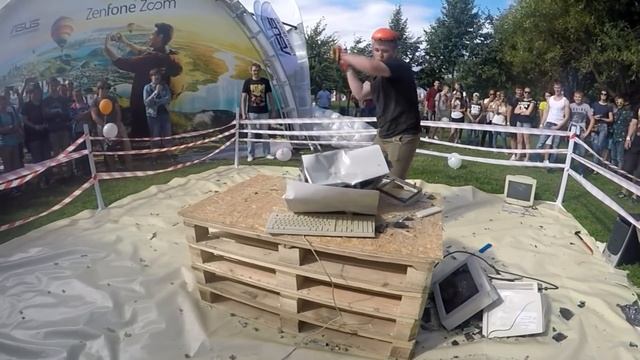 УНИЧТОЖЕНИЕ СТАРЫХ КОМПЬЮТЕРОВ! смотреть онлайн