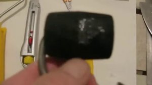 Инструмент для поклейки обоев.