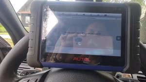 Добавление нового модифицированного ключа BMW X5 E70 с риском сделать из машины кирпич