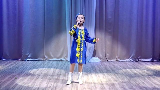 "Ой ходить сон" виконує солістка НХК "Театр народної пісні "Слов'яночка" - Тодорчук Марина смотреть онлайн