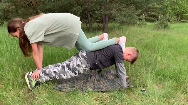 ЙОГА Челлендж ЧЕК! Кто Самый ГИБКИЙ? смотреть онлайн