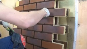 Затирка швов декоративного кирпича.