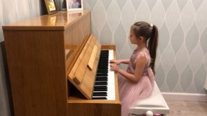 «Коровушка», Русская народная песня. Исполняет Грачёва Ксения, 8 лет. Педагог - Блинова Т.В.