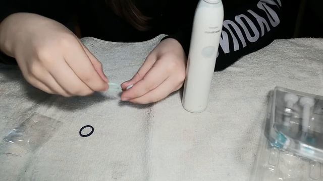 Распаковка насадок PHILIPS SONICARE PRORESULTS смотреть онлайн