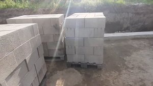 Пескобетонные стеновые блоки с отсевом для стен цокольного этажа. Строительство дома своими руками.