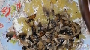 Салат с языком, грибами и солёными огурцами
