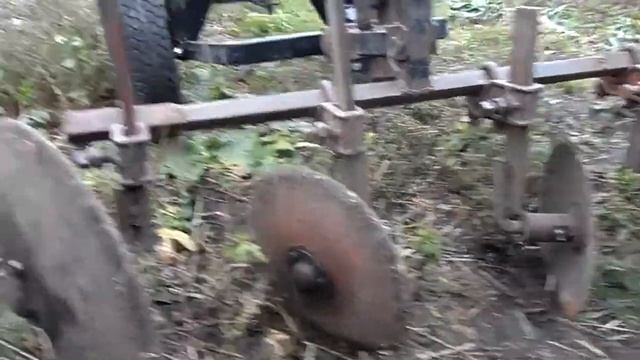 Выхожу дисковать с дисковыми окучниками люцерну. #мотоблок #агро #минитрактор #деревня смотреть онлайн