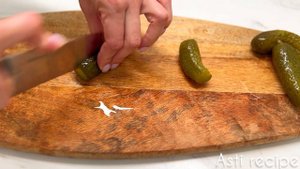Азу по-московски с корнишонами и шампиньонами