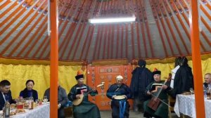 Россия, Забайкалье, красивое исполнение местного народного фольклора.