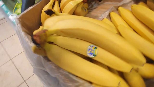 Еле выпроводила😁. Все магазины закрыты. Распаковка Магнит смотреть онлайн