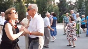 И НЕ БЫВАЕТ СЛИШКОМ ПОЗДНО ДЛЯ ЛЮБВИ!!!
