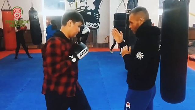 Тайский бокс. Персональная тренировка смотреть онлайн