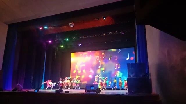 танец «Веселый музыкант»