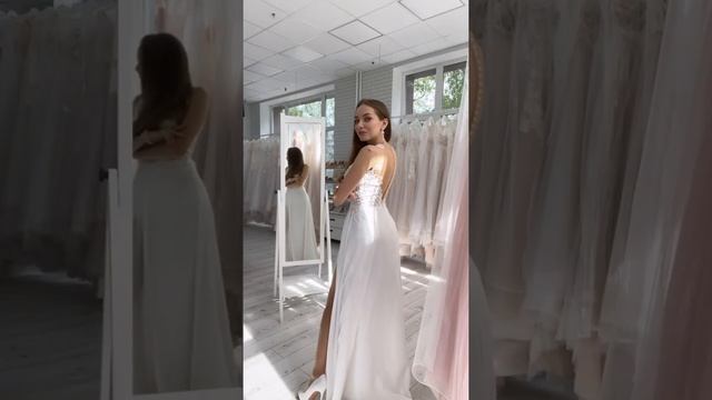 Секреты позирования. Свадебное платье с разрезом по ножке ? смотреть онлайн