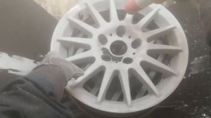 Пескоструйная очистка автомобильных литых дисков