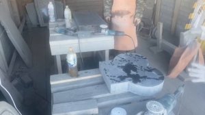 Переполировка памятника в ручную, Мастер по камню передаёт свои секреты идеальной полировки гранита