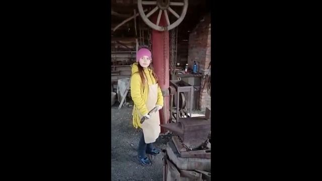 Внучка в деревне мастеров.