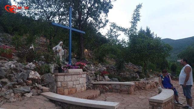 Medjugorje, today live from Apparition Hill at Blue Cross смотреть онлайн