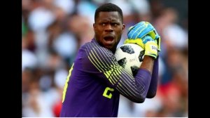 COACH PESEIRO STANDS BY GOALKEEPER FRANCIS UZOHO OF SUPER EAGLES #supereagles #francisuzoho#nigeria