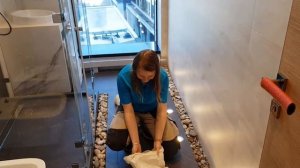 Галька в ванной комнате | Санузел с душевым поддоном | Нянька на объекте