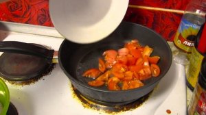 ОБЩАЖНЫЙ ПОВАР! ЯИЧНИЦА С ПОМИДОРАМИ ПО- КИТАЙСКИ (Китайская кухня)西红柿炒鸡蛋 - КУХНЯ СТУДЕНТА.