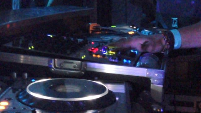 SuCré SaLé (Romain) @ ++ party//épisode III w/Christian Burkhardt & Brett Johnson-16 juin 2013 - 1/ смотреть онлайн