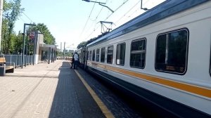 С тифоном от метропоезда! Электропоезд ЭД4М 0464 прибывает на ст. Дегунино.