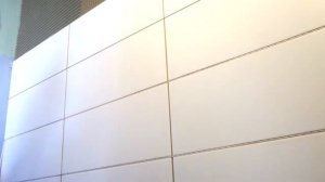 Укладка плитки на стену без крестов , на шнур. Ремонт в ванной.Эстония