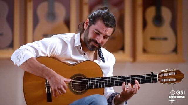 Luis Gallo performs his composition "Tritoneando" on a 2000 Jose Marin Plazuelo смотреть онлайн