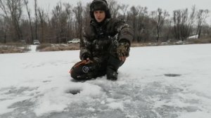 Ловля судака зимой со льда на вибы, балансир, ратлины..mp4