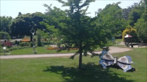 альпийская горка в саду