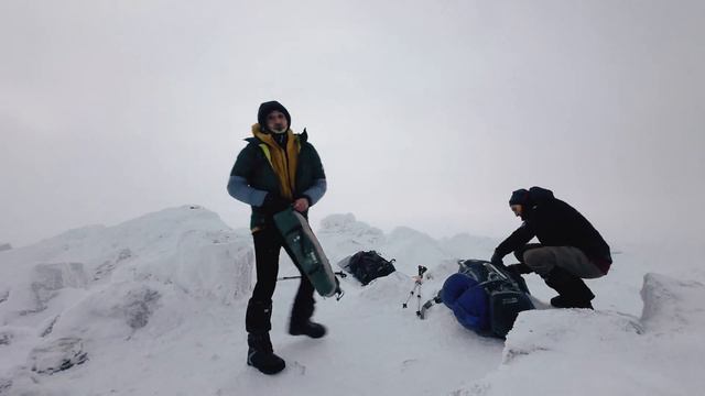 Зимний поход на гору Иремель. Ночевка зимой в палатке на вершине горы. #восхождение #поход смотреть онлайн