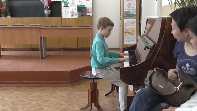 Пузеев Георгий - "В кузнице" смотреть онлайн