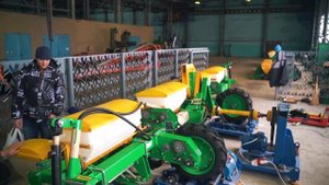 Пропашная пневматическая сеялка  Capella (МС-8). Производство и обзор