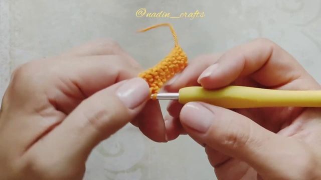 Плотный узор крючком для донышка сумки.