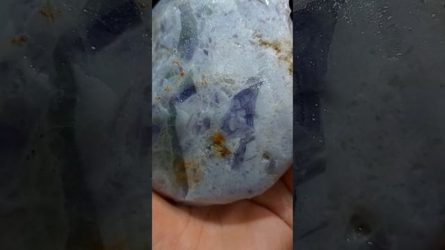 красивый флюорит в вашу коллекцию #флюорит #самоцвет #минерал смотреть онлайн