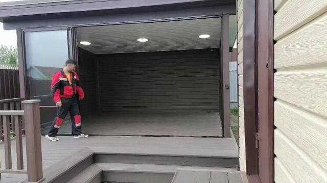 Люксист. Раздвижная система остекления, разработанная в Финляндии.