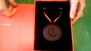 Распаковка наушников Beats by Dr Dre Tour