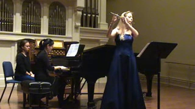 Schulhoff Sonata: 3 & 4 mvt - Elena Yakovleva flute смотреть онлайн