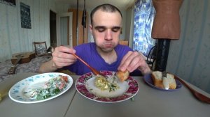 МУКБАНГ АСМР ГОЛУБЦЫ ДОМАШНИЕ / САЛАТ ОВОЩНОЙ С МАЙОНЕЗОМ/ ХЛЕБ/ ЗАВТРАК / EATING ASMR Mukbang #637