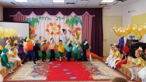 Золотая осень в Д/с "Каусар".Танец "Овощей" 10.11.2017г.