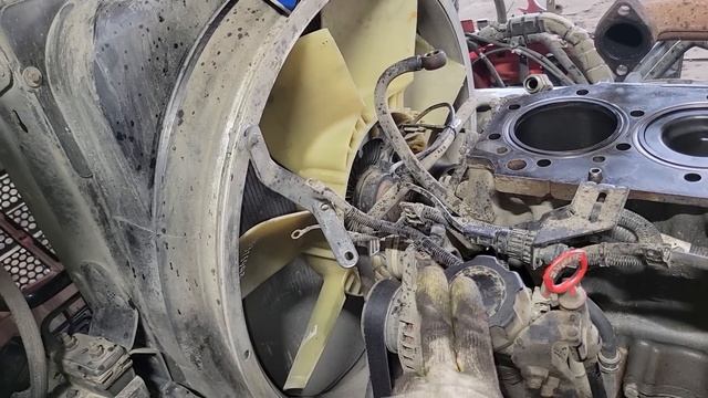 Вернулась Рено Премиум устраняем течь масла смотреть онлайн