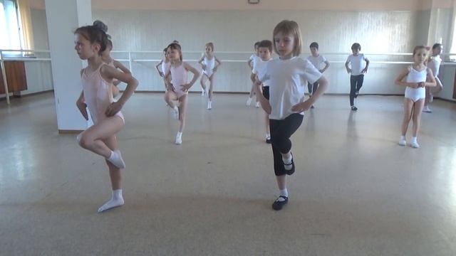 Урок хореографии для детей 6-7 лет в балетной школе. Часть1| Ballet school