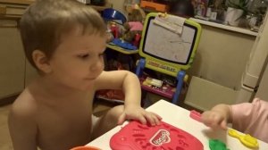 Стихотворение для бабушек с 8 марта! Ваня и Лиза лепят из пластилина