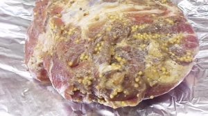 Свинина запечённая в духовке целым куском. Рецепт для праздничного ужина.