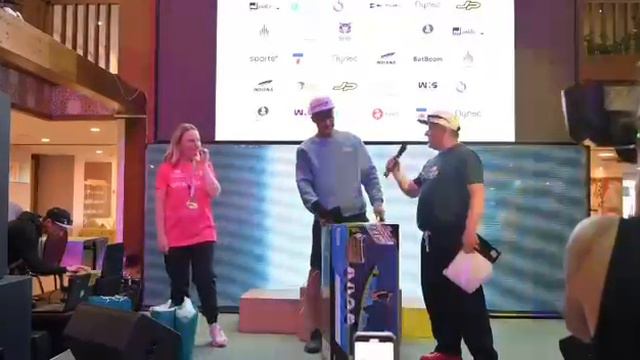 Награждение участника фестиваля Zavidovo SUP Challenge, выигравший SUP Bestway