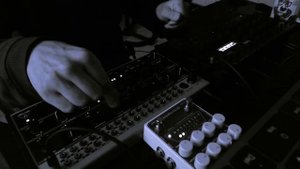 behringer crave korg drumlogue techno test